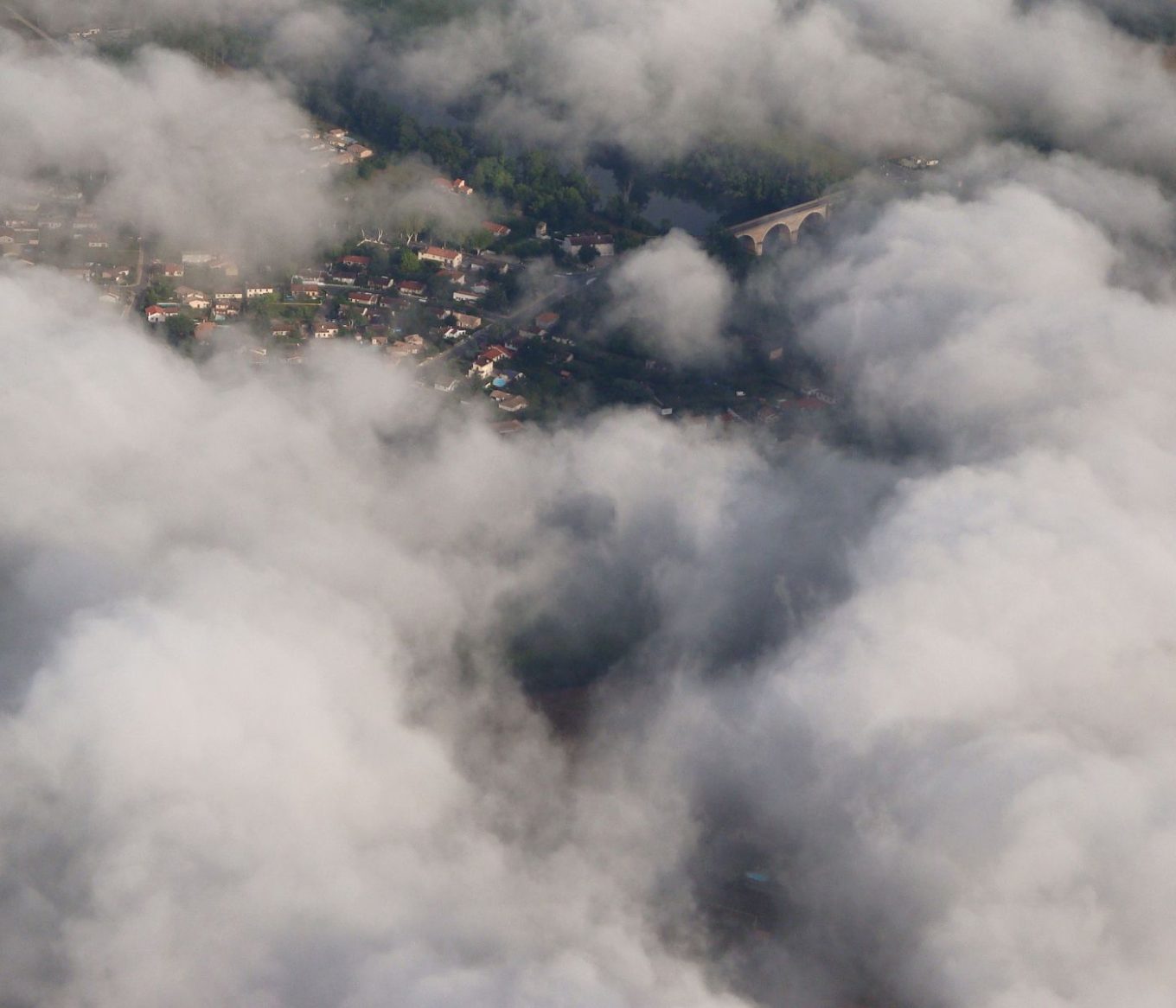 Flug von Limoux naxch Sarlat - Morgenstimmung
