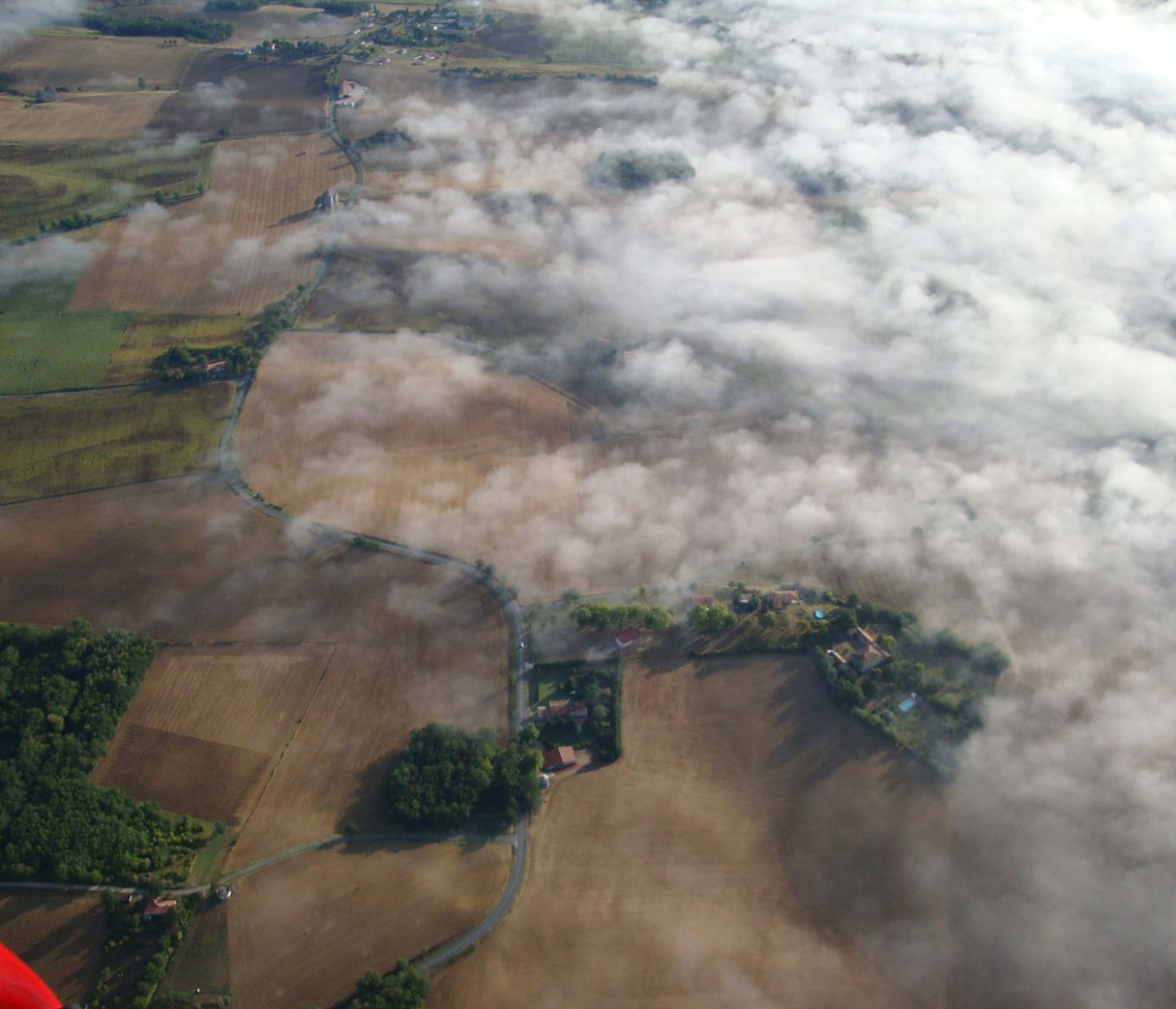 Flug nach Sarlat - Wolken in Auflösung
